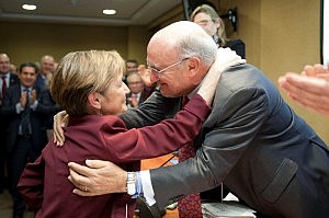 Victoria-Ortega-y-Carlos-Carnicer-300x199